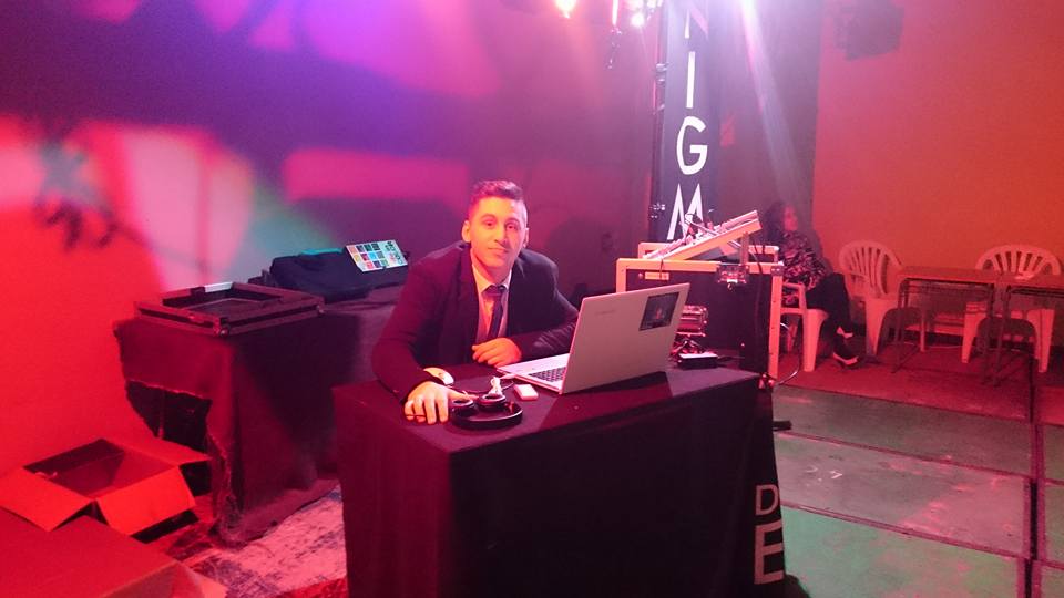 Dj Y TECNICO DE SONIDO E ILUMINACION
